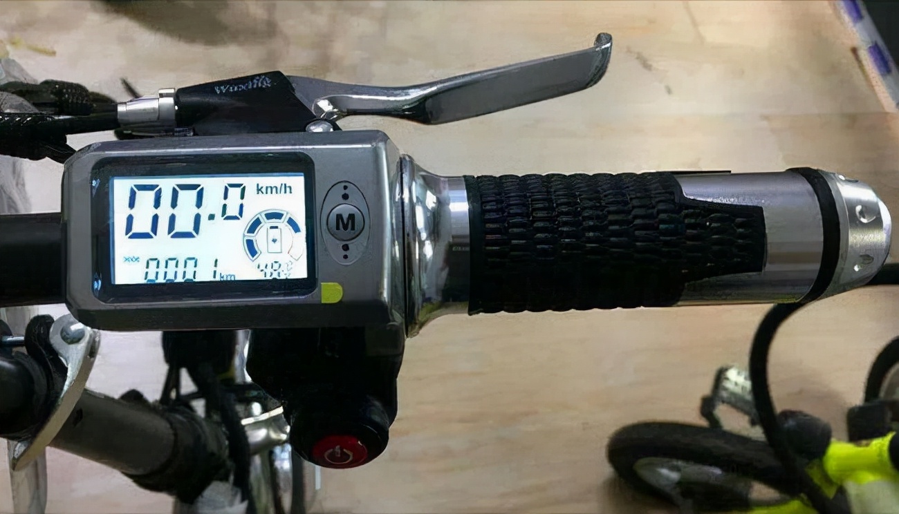 电动车电池不满一年要换什么电池,电动车老电池充电时间长了需要换