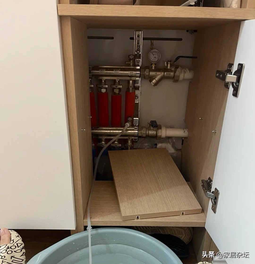 为什么邻居家比自家暖气热,同一栋楼别人家热我家冷