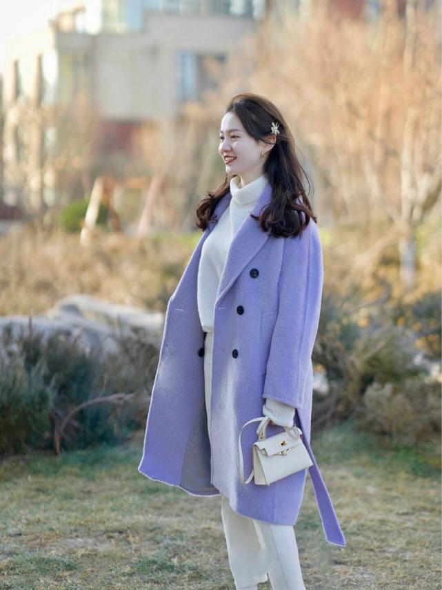 冬季最百搭的大衣颜色,长款大衣想要穿得不臃肿又显气质