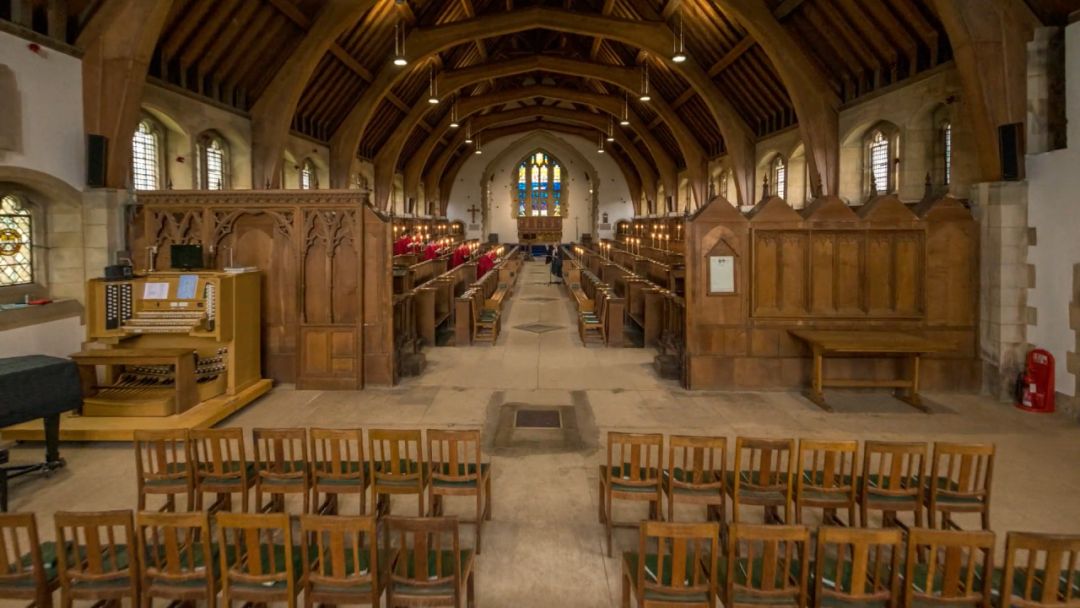 秋日漫步：英国私校美景巡礼，孩子们喜欢哪一所？