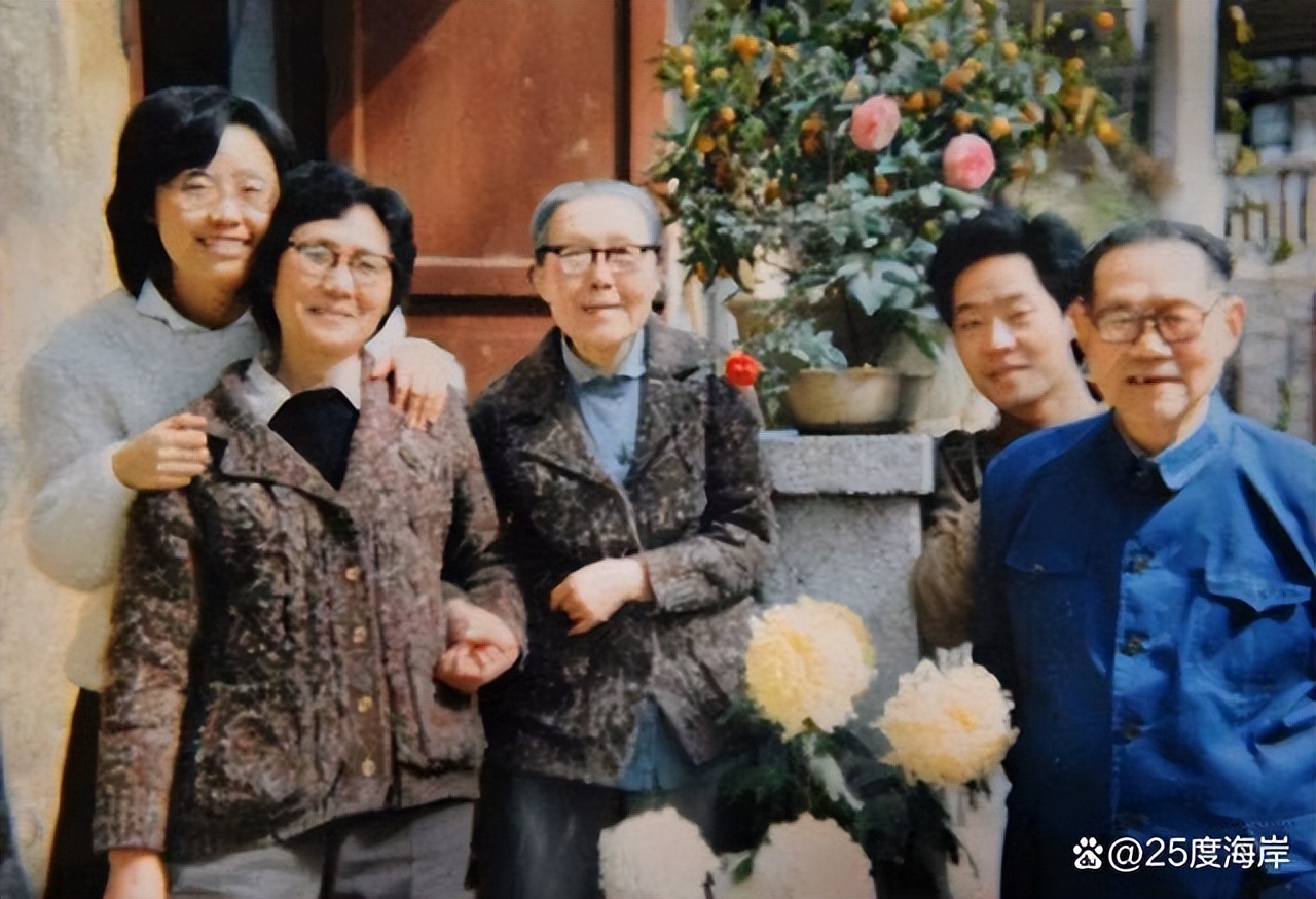 张爱玲一生交往过几个男人,张爱玲和初恋结婚