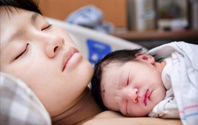 新生儿该怎么喂养不容易生病,新生儿喂养护理的误区