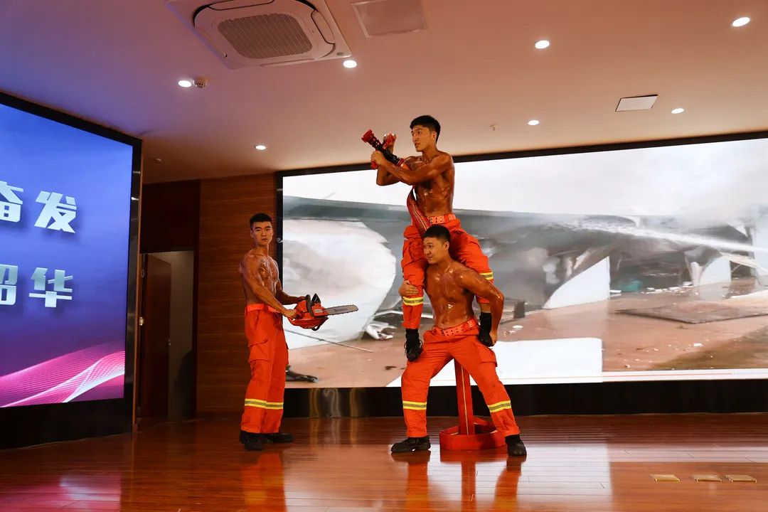 蓝巨人健身,消防健美大赛蓝焰英豪杯