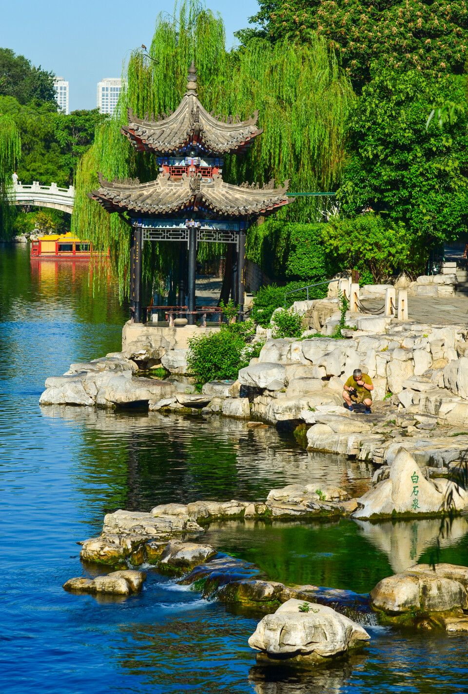 游济南趵突泉大明湖的感慨,趵突腾空润泉城