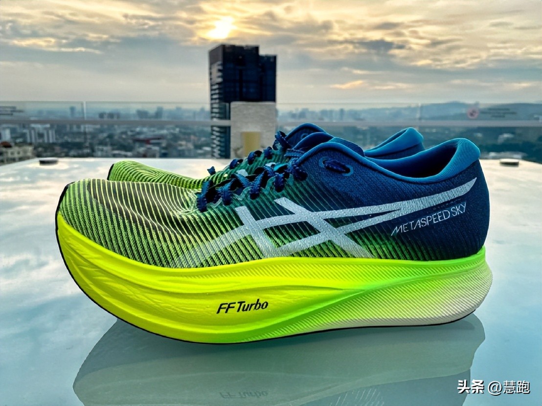 亚瑟士2022款跑鞋,亚瑟士跑鞋推荐前十名性价比高