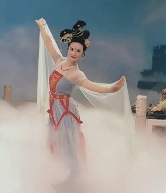 讲述80年代电视剧排行榜前十,80年代最火的电视剧有几部