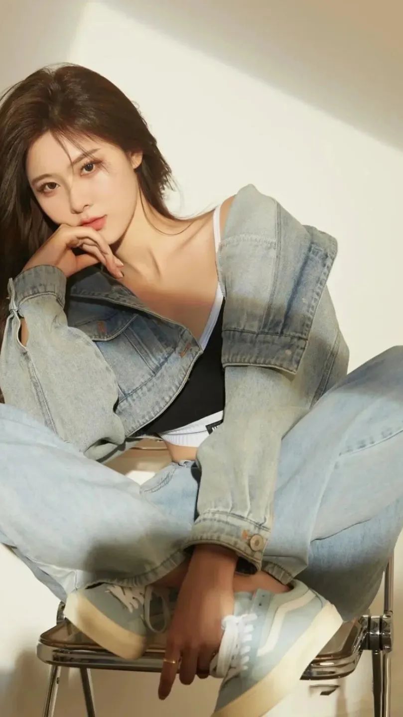 2018发色显肤色白又低调的发色,浅发色和深发色哪个更低调