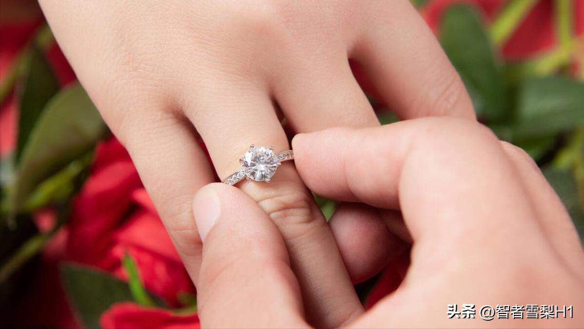 女孩想和男友一起生活,女孩想和男朋友在一起