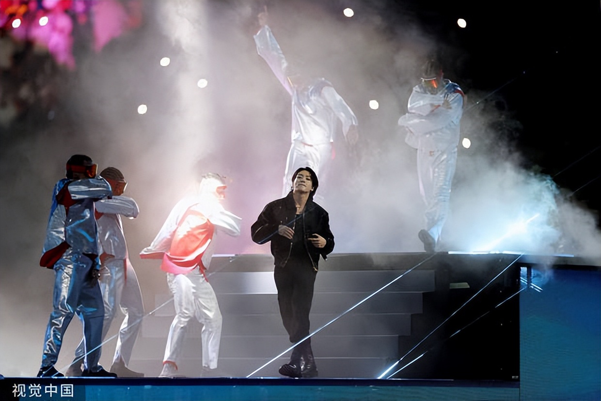 世界杯表演精彩完美,现场直播卡塔尔世界杯开幕式表演