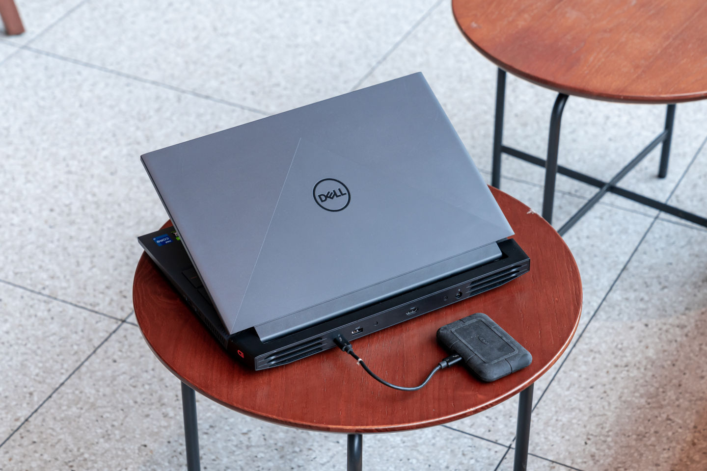 dell游匣g15是否还有一个硬盘位,dell游匣g155520推荐什么固态硬盘