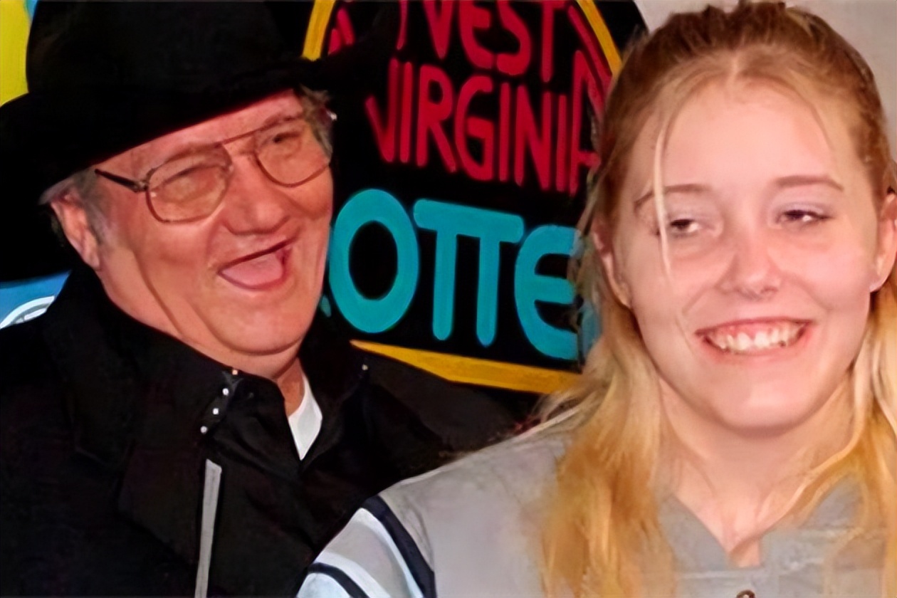 美国男子一年中两次彩票中奖,美国小伙彩票中奖80亿