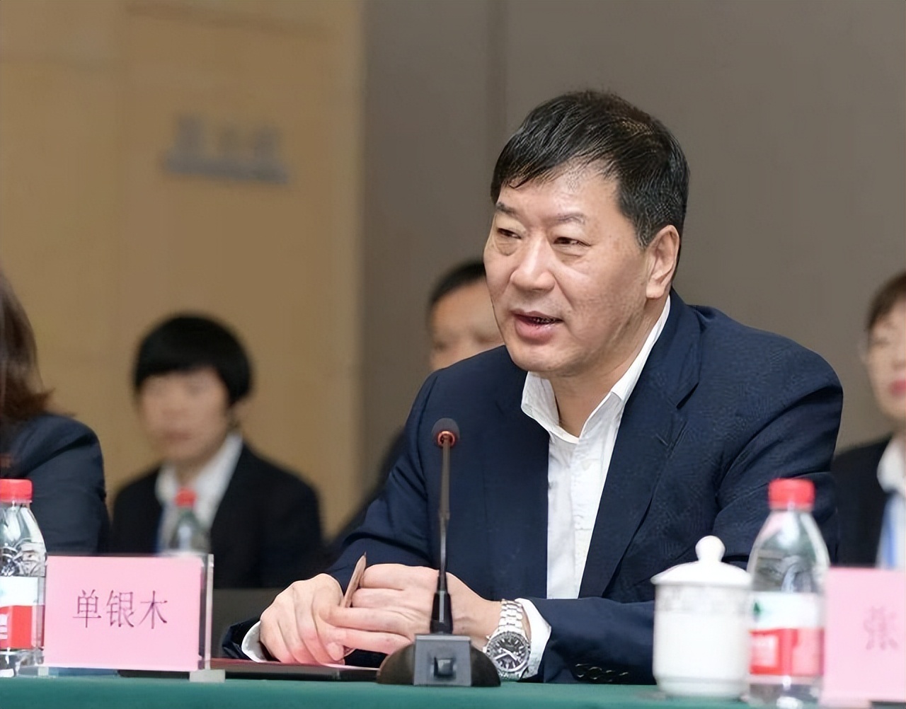 杭萧钢构老板是哪里人,信阳平桥杭萧钢构电焊工