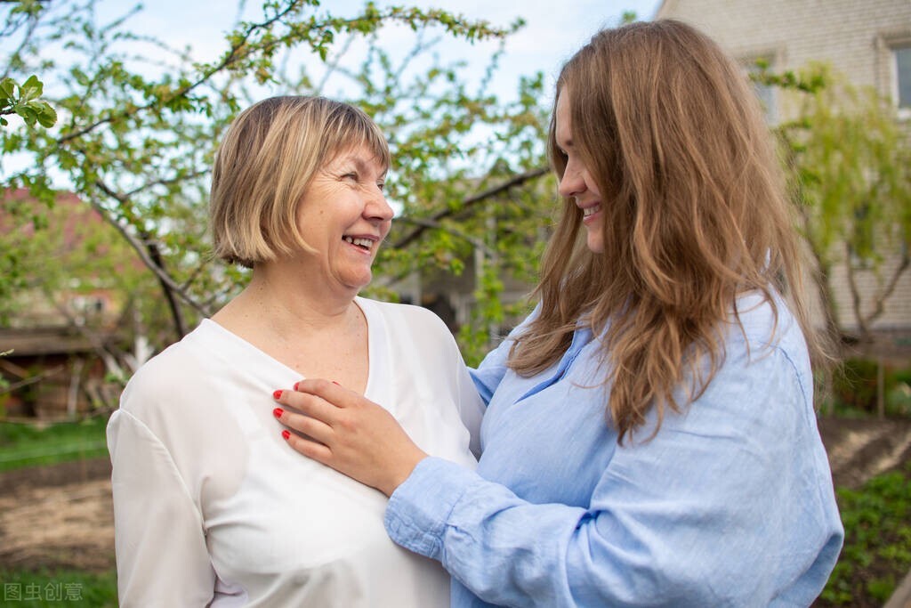 我和妈妈的诗歌朗诵,我和妈妈的早饭