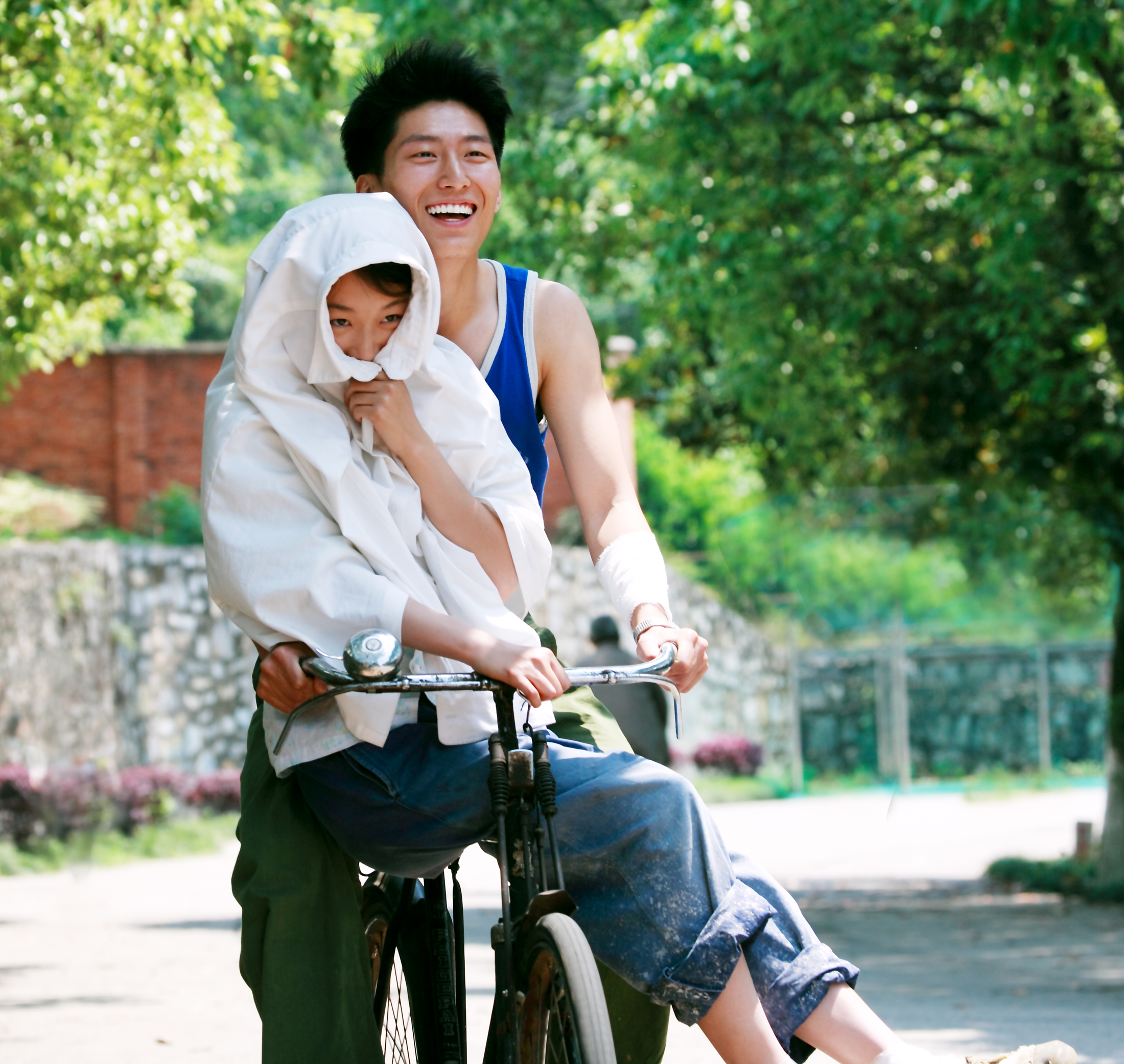 80年代一部爱情电影庐山恋,爱情经典电影庐山恋佳片欣赏