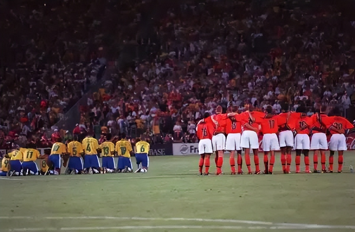 巴西14年世界杯马塞洛乌龙,2018世界杯马塞洛过人精彩回放