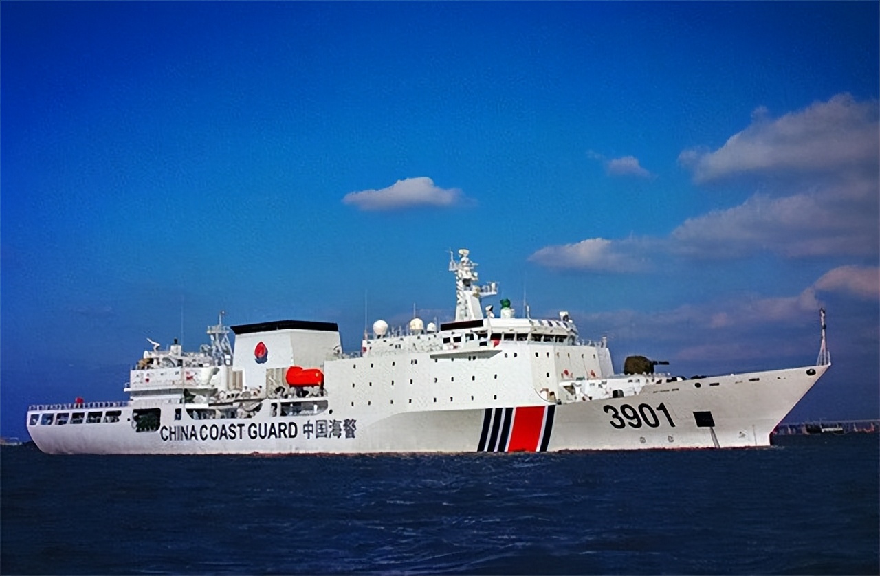 中国海警和日本巡逻船对峙,中国海警船超近驱离日本舰艇