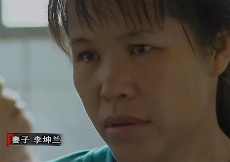 2006年广西女子给丈夫上坟时，听到丈夫叫声，开棺后丈夫死而复生