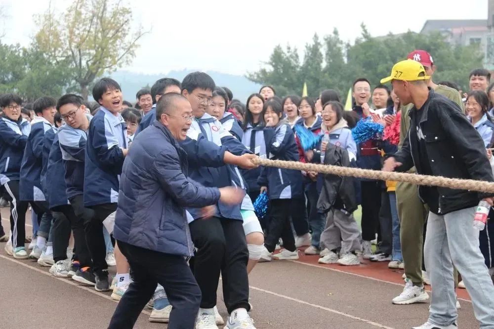 李中学子多矫健运动场上展英姿—李渡中学第四十届田径运动会纪实