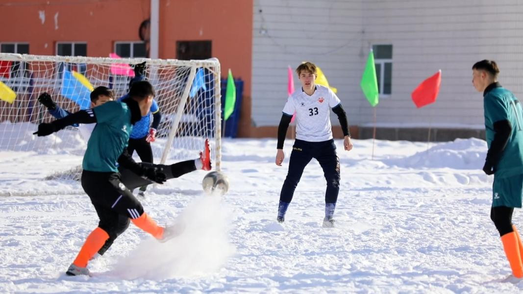 从“国脚荒漠”到亚青赛闪耀,*疆新**球员请继续野蛮成长