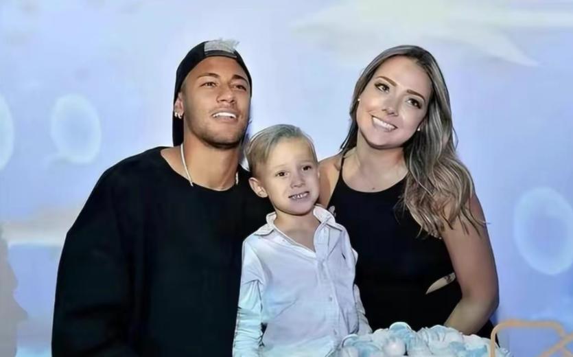 桑巴舞蹈内马尔挨踢,内马尔19岁普斯卡什