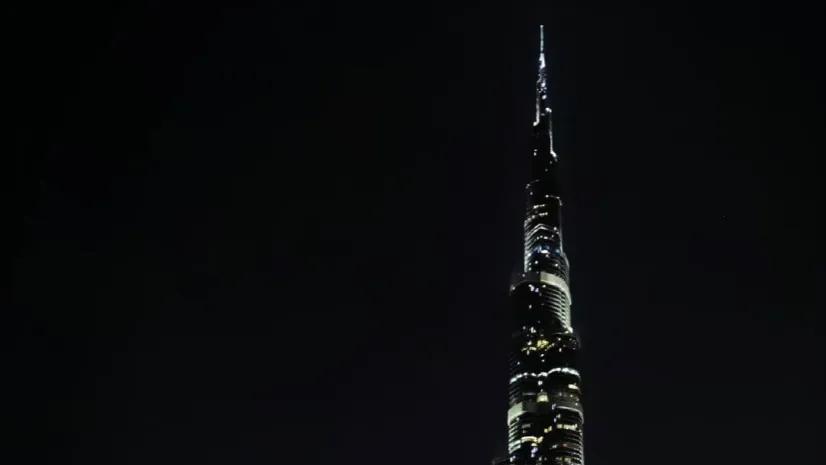 世界最高建筑哈利法塔建造过程,沙漠中的奇迹建筑