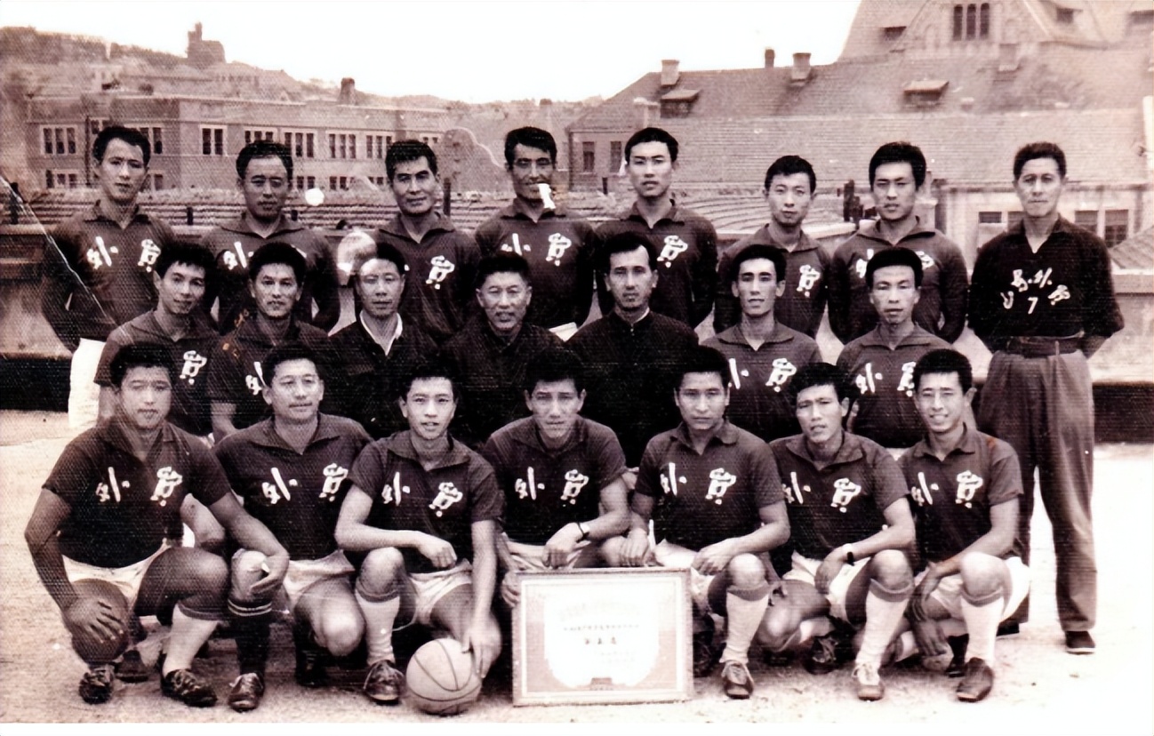 《杨昌——一代足球传承者》代序