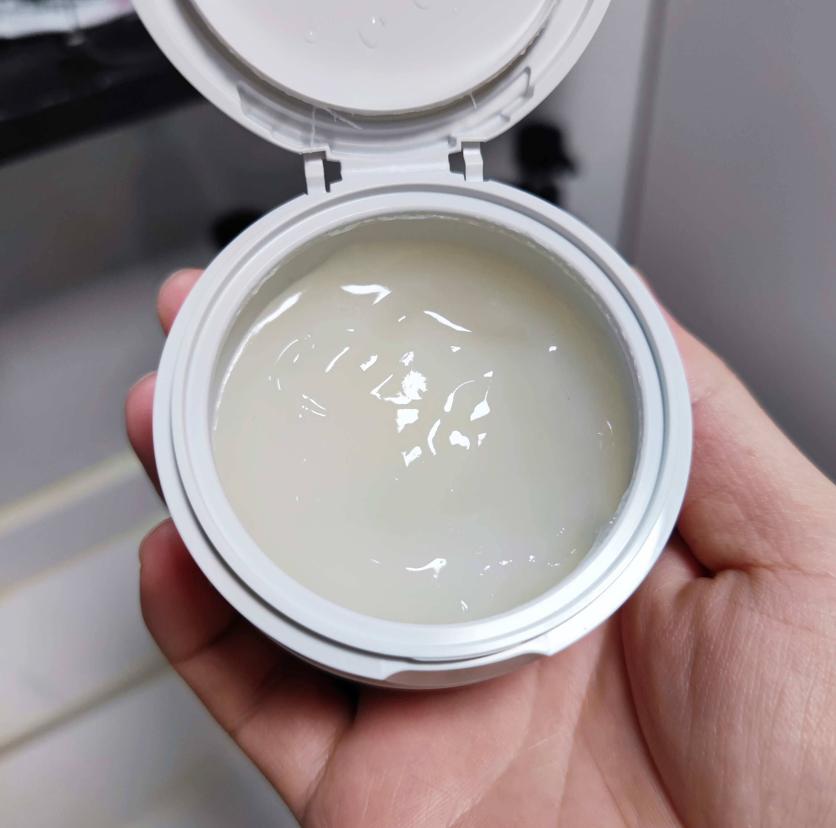 男士混油皮用哪一款护肤品比较好 (适合油皮的男士护肤品排行)