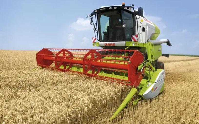 格拉斯大型联合收割机收割视频,大型克拉斯收割机工作视频