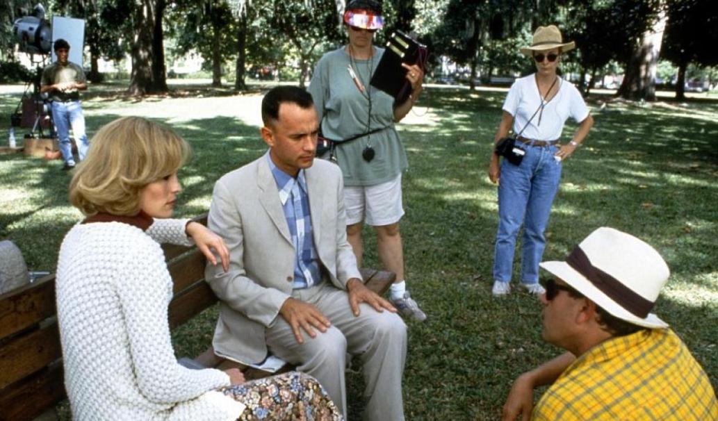 阿甘正传中蕴含的西方文化,电影阿甘正传体现的美国价值观