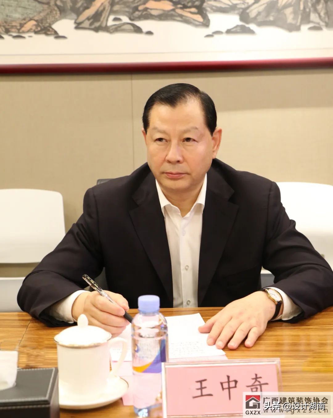 中国建筑装饰协会会长王中奇莅临广西建筑装饰协会调研交流