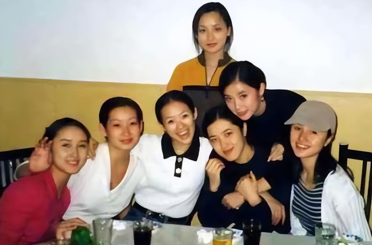 袁泉夺“百花影后”，曾黎后台当拉拉队，却映射出中戏96班的情谊