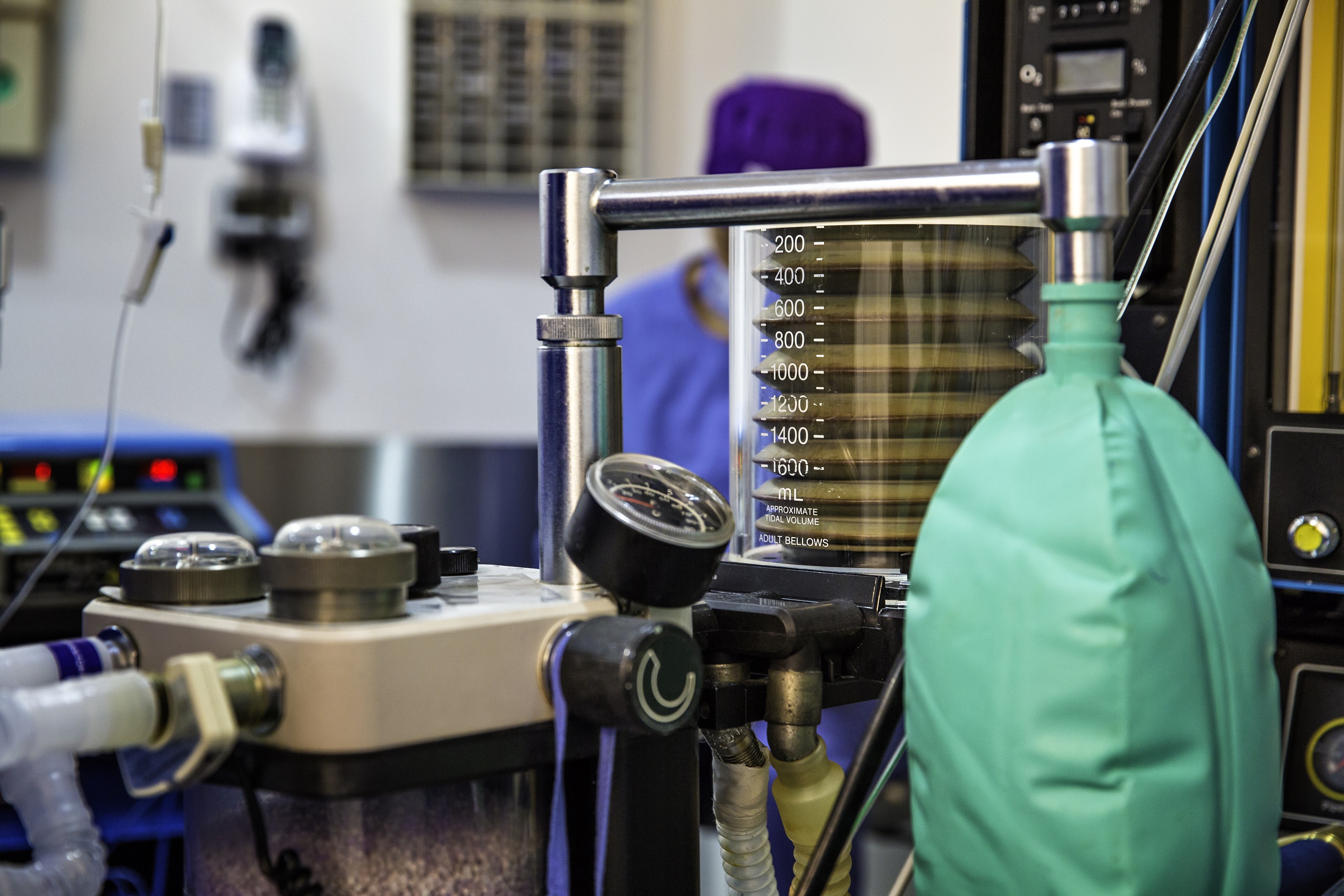 生孩子把医生吓一身冷汗,生孩子时被医生摸肚子