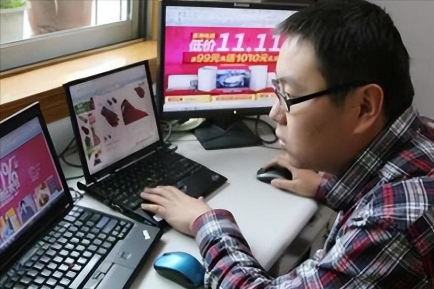 董某雇佣谢某，连着3天凌晨蓄意下单，让某南京店铺损失近15万