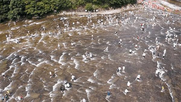 海美、小吃巨好吃！这个神还原游戏世界的小城，不该这样被埋没！