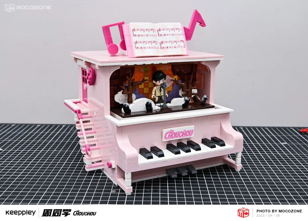 【积木测评】旋转的场景变换！周杰伦首款积木套装很有趣