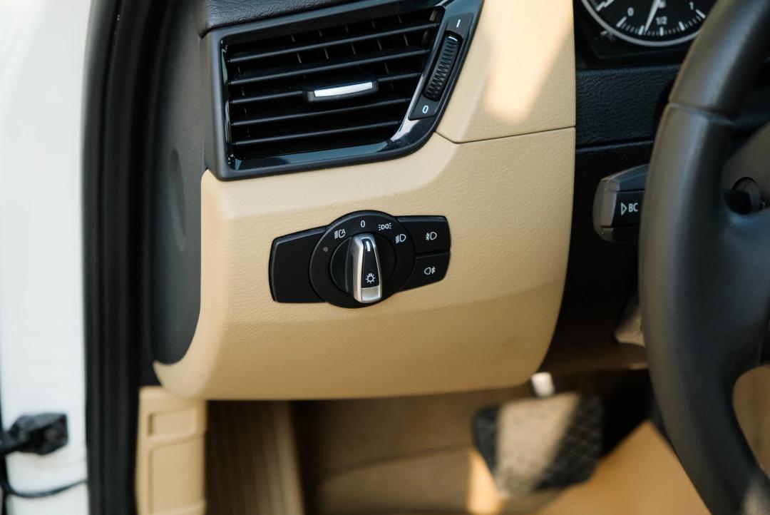 买宝马x1二手车1万左右,9万二手宝马x1m运动