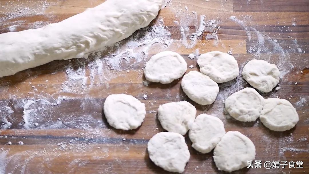 不揉面不擀皮就能做的美味水煎包,水煎包怎么做才能外酥里嫩