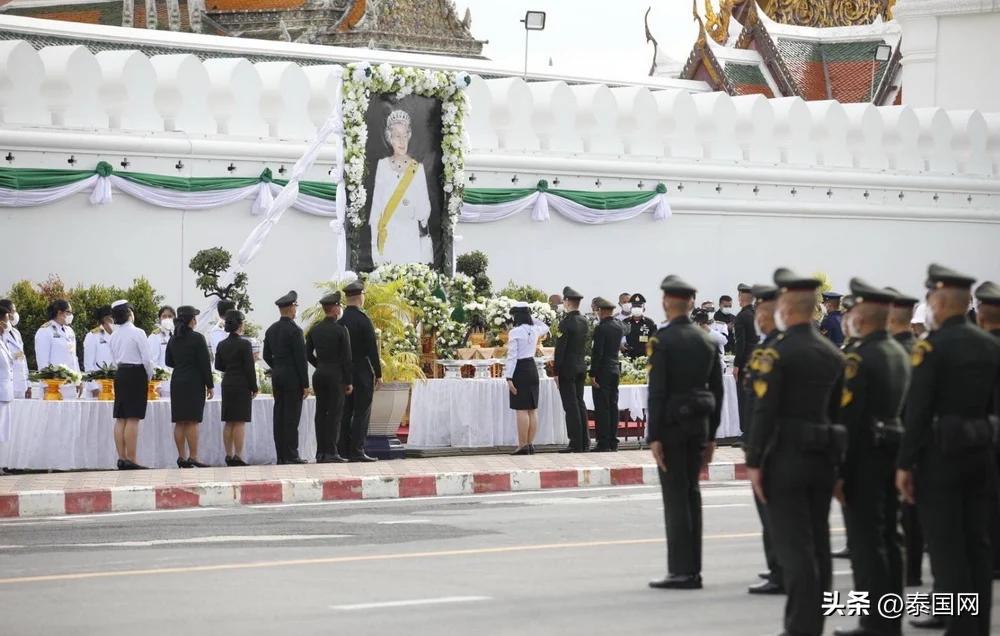 泰国悼念国王,泰国国王去世民众有什么悼念仪式