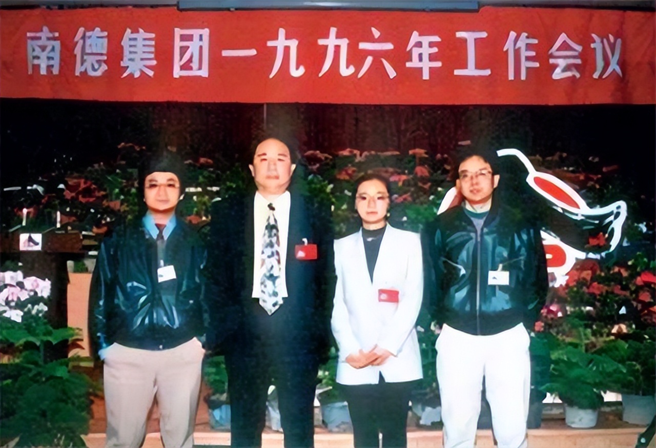 中国首位死亡的亿万富翁,中国首位千万富翁