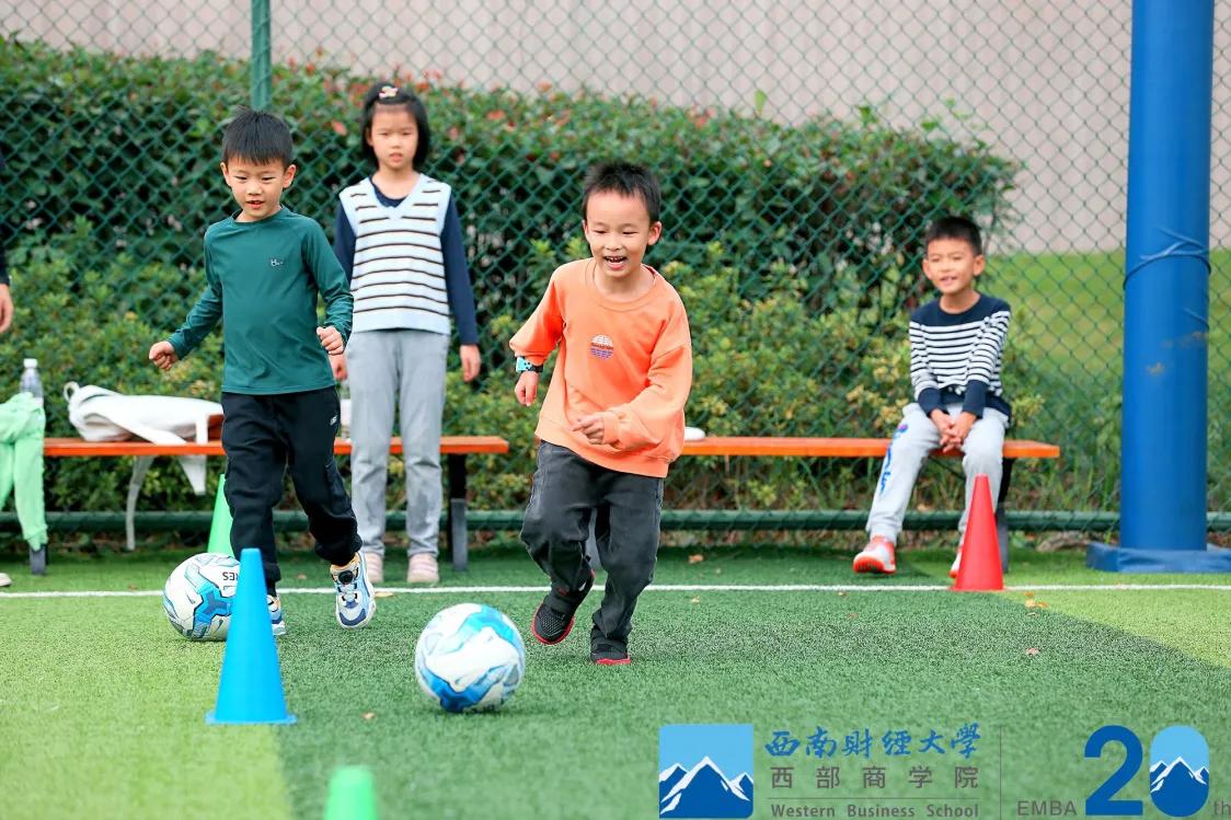 吹响集结号角，讲好足尖故事｜第二届西部商学院校友企业足球赛隆重开幕