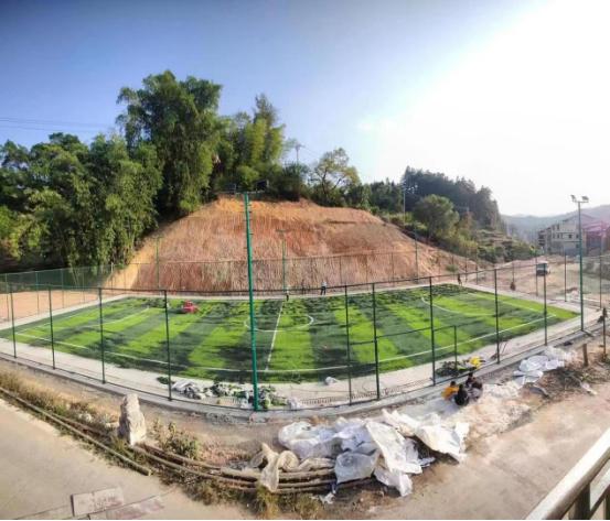 柳江这个小山村想建足球场，一起来做足球界的古天乐