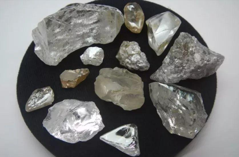 非洲哪几个国家“华人”最多？他们在那里做什么工作或者生意？