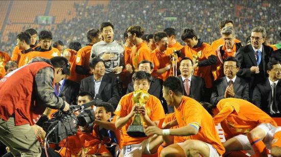 中超泰山队夺冠合集,中超山东泰山队2018年比赛集锦