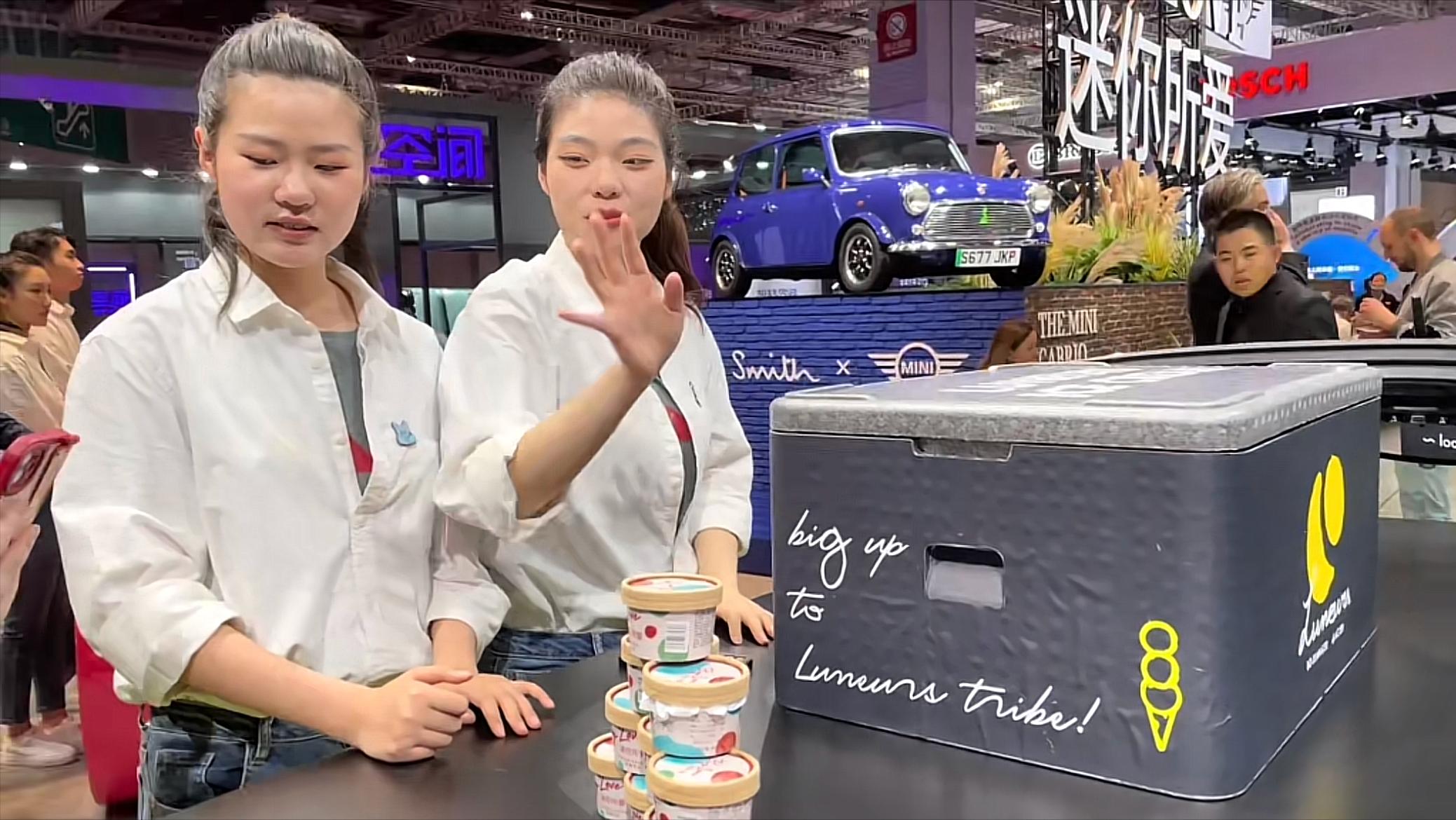上海国际车展给中国人买冰淇淋,国外评论上海车展冰淇淋