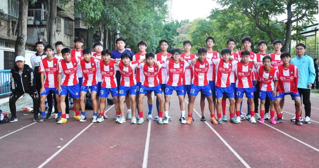 校园足球|汕头市第二中学黄鑫跃、郑铠敏：只有团队的赢才是赢