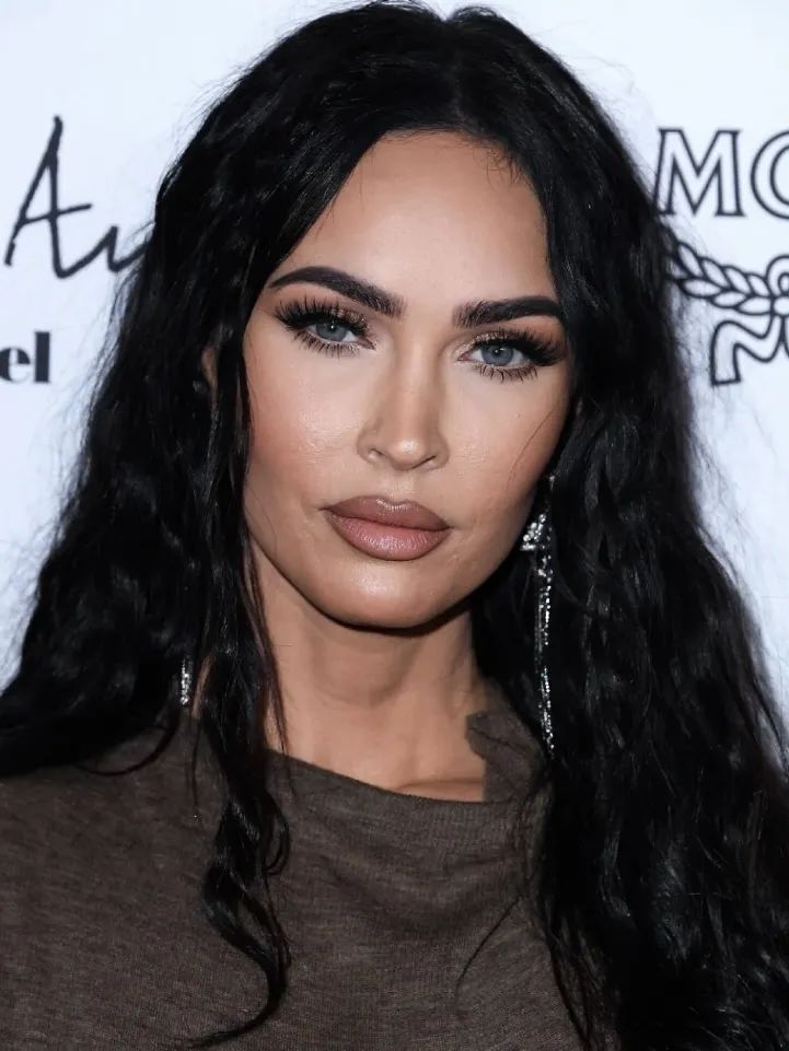 c罗与乔治娜红蓝情侣装,从柜姐到富豪女友