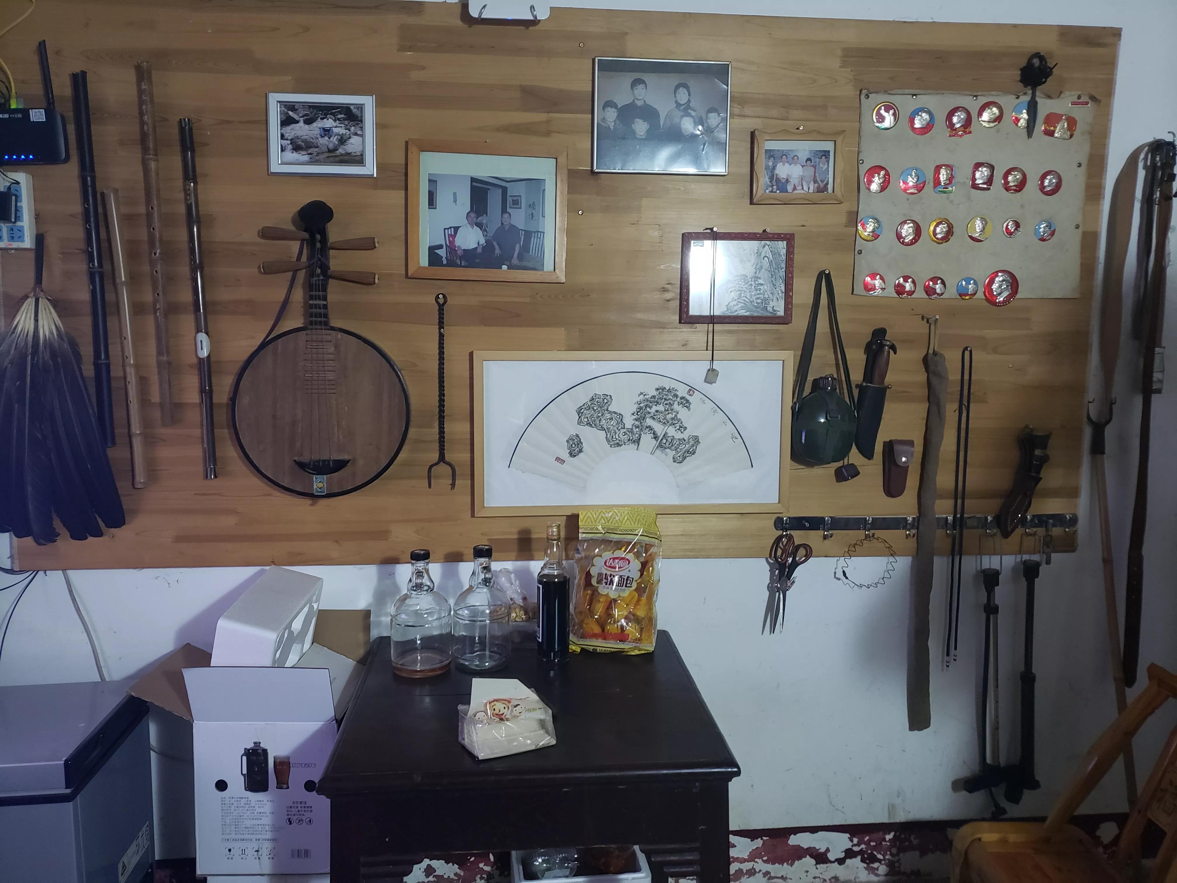 他不仅仅是古琴大师,他还是画家、篆刻家、书法家,二