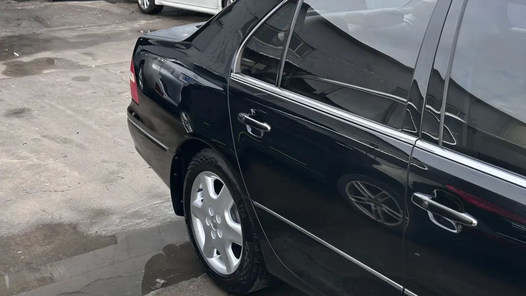 大哥12万买2005年售价100万的凌志LS430，含泪又花10万翻新才能开