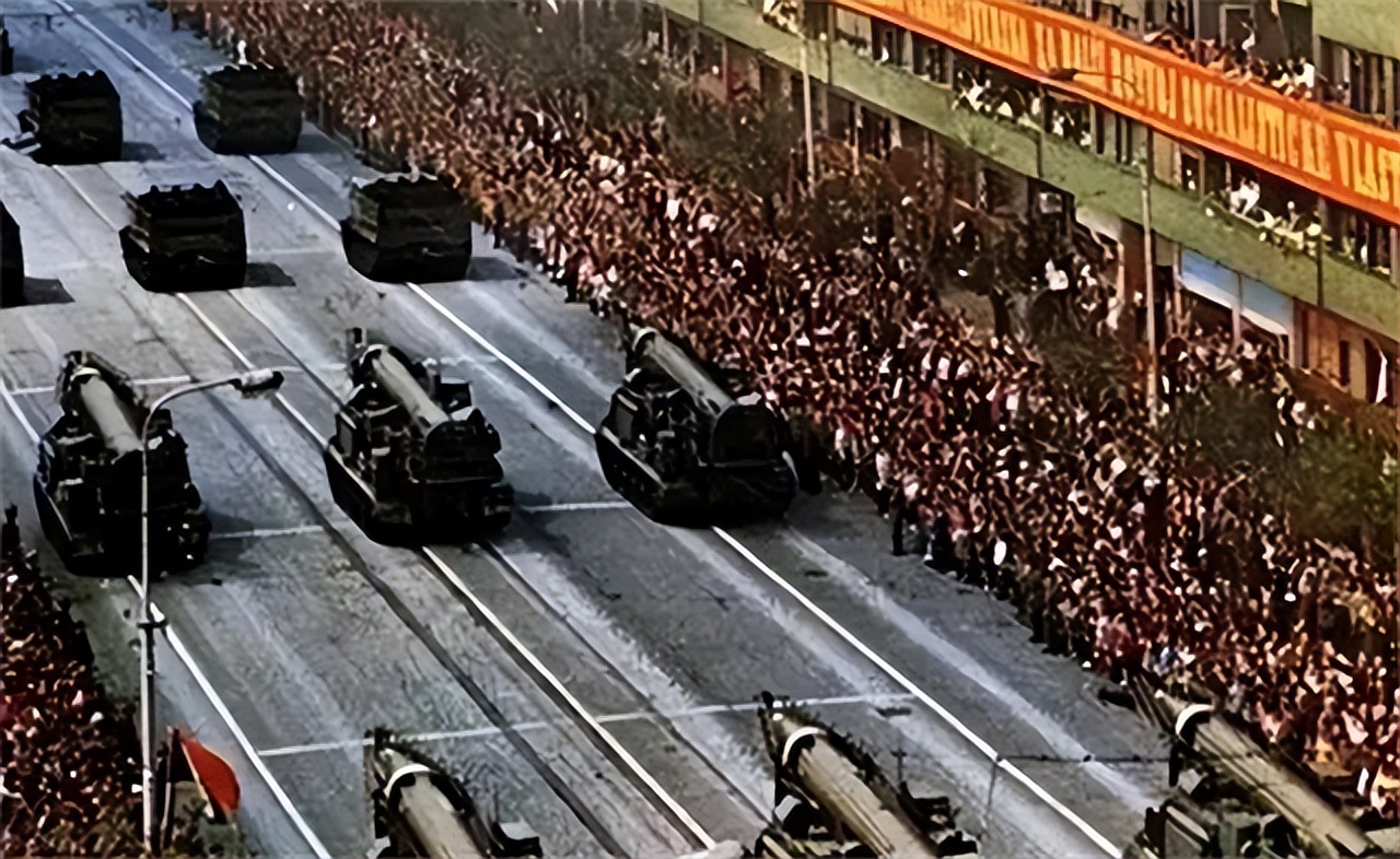 攻入柏林后的苏军,攻入柏林前后死多少苏联人