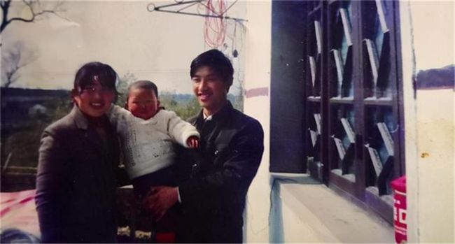 湖北夫妇遗弃残疾女婴后续,湖北弃婴博士亲生父母家庭状况